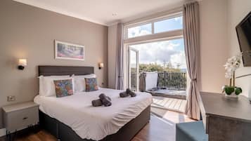 4 bedrooms, free WiFi, bed sheets