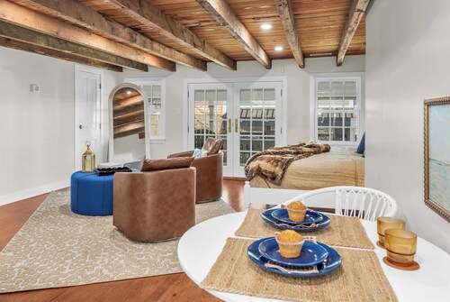 Downtown St. Michaels | Porch + Pet-Friendly