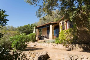 Property grounds - Villa "Tonnara" 35m² - 2/4 pers, Rondinara, Bonifacio (Bonifacio)