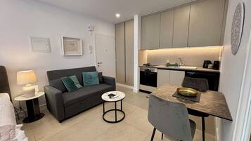 Superior Studio Suite, Balcony | Laptop workspace, blackout curtains, iron/ironing board, free WiFi