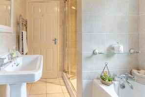 Towels - 1 Bed in Saundersfoot (oc-t33404) (Saundersfoot)