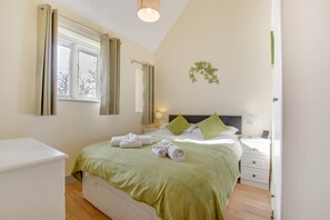 Iron/ironing board, free WiFi, bed sheets - 2 Bed in Totnes (oc-bcteig) (Broadhempston)