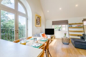 TV - 2 Bed in Langham (oc-l33117) (Langham)