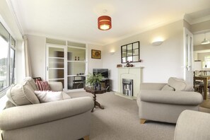 TV - 3 Bed in Broadsands, Paignton (oc-pinkbb) (Paignton)