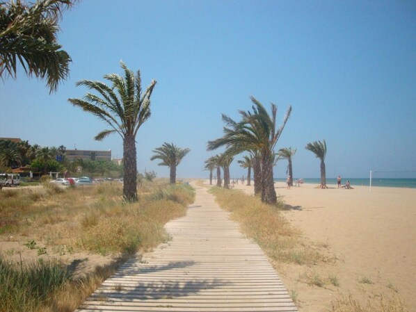 Beach nearby - Apartment 'Elegance Denia 21' with Shared Pool, Wi-Fi and Air Conditioning (Denia)