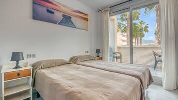 Fer et planche à repasser, Wi-Fi, draps fournis