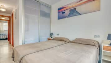 Fer et planche à repasser, Wi-Fi, draps fournis