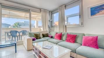 Télévision, table de tennis de table