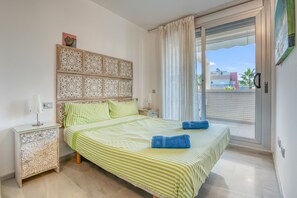 3 bedrooms, WiFi, bed sheets - Apartment 'Elegance Denia 4' with Shared Pool, Wi-Fi and Air Conditioning (Denia)