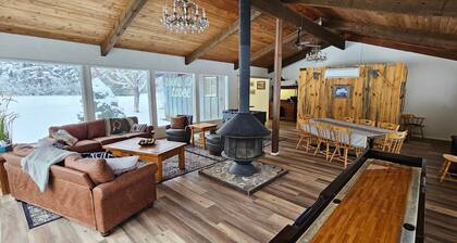 BroadAxe Lodge and 3 Cabins