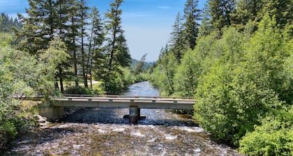 BroadAxe Lodge and 3 Cabins