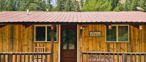 المنشأة من الخارج