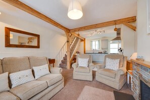 TV, fireplace - 2 Bed in Shaldon (oc-stchco) (Shaldon)