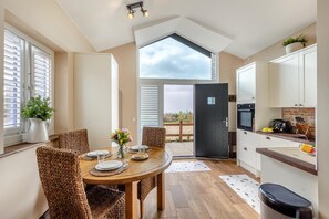 Dining - 1 Bed in Rhossili (oc-r33390) (Pilton)
