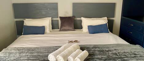 Bügeleisen/Bügelbrett, Internetzugang, Bettwäsche