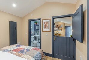 Travel cot, free WiFi, bed sheets - 1 Bed in Rhossili (oc-s33391) (Pilton)