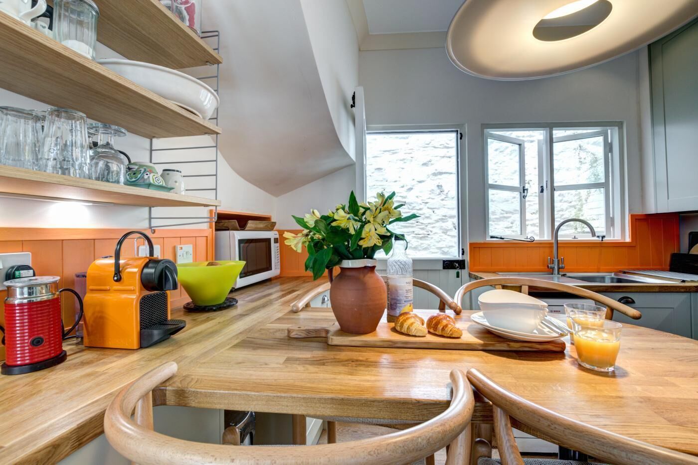 Microwave, oven, dishwasher, cookware/dishes/utensils