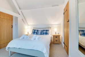 Iron/ironing board, free WiFi, bed sheets - 3 Bed in Dartmouth (oc-bc0512) (Dartmouth)