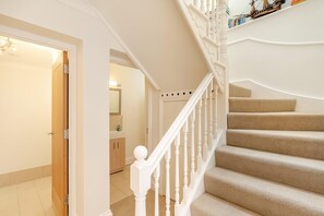 Interior - 3 Bed in Dartmouth (oc-b33359) (Dartmouth)