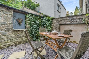 Outdoor dining - 3 Bed in Lindale (oc-p33519) (Lindale)