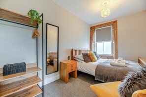 4 Schlafzimmer, Bügeleisen/Bügelbrett, kostenloses WLAN, Bettwäsche