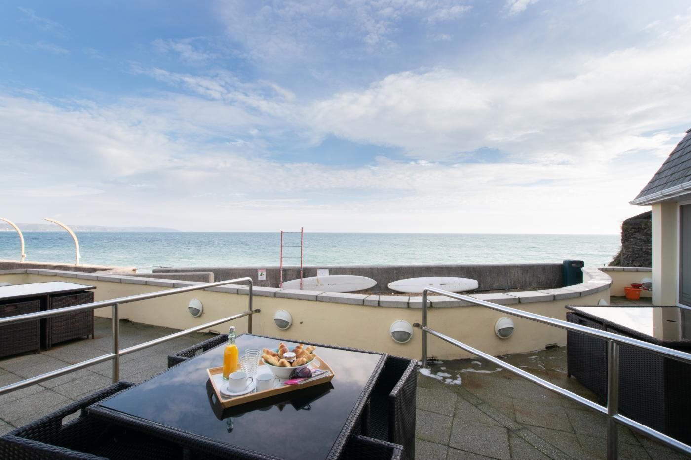 تناول الطعام بالخارج