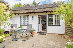 Outdoor dining - 1 Bed in West Runton (oc-1718) (West Runton)