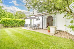Outdoor dining - 2 Bed in West Runton (oc-1720) (West Runton)