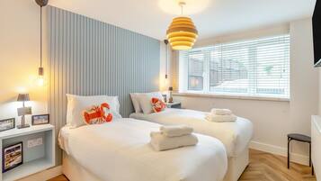 3 bedrooms, travel cot, free WiFi, bed sheets