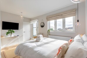 Free WiFi, bed sheets - 3 Bed in Shanklin (oc-h33403) (Shanklin)