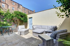 Terrace/patio - 4 Bed in Whitby (oc-w125) (Whitby)