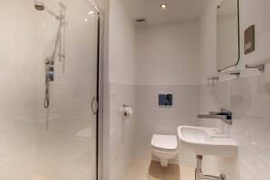 Hair dryer, towels - 2 Bed in Torquay (oc-babbme) (Torquay)