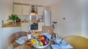 Private kitchen - 2 Bed in Torquay (oc-babbme) (Torquay)
