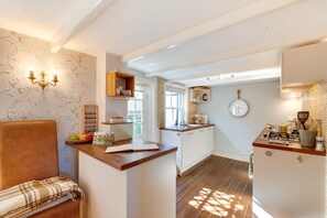 Micro-ondes, four, lave-vaisselle