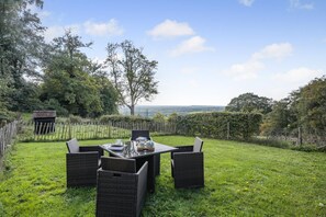 تناول الطعام بالخارج