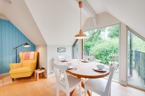 Dining - 2 Bed in Denham (oc-hob) (Denham)