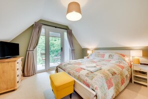 Iron/ironing board, travel cot, free WiFi, bed sheets - 2 Bed in Denham (oc-hob) (Denham)