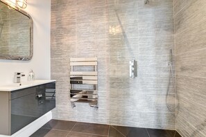 Towels - 2 Bed in Torquay (oc-maribh) (Torquay)