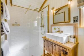 Towels - 1 Bed in Holkham (oc-b33493) (Holkham)