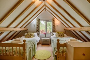 Iron/ironing board, travel cot, free WiFi, bed sheets - 2 Bed in Rumburgh (oc-dgf) (Rumburgh)