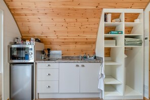 Cookware/dishes/utensils - 1 Bed in Saleby (oc-t33438) (Saleby)