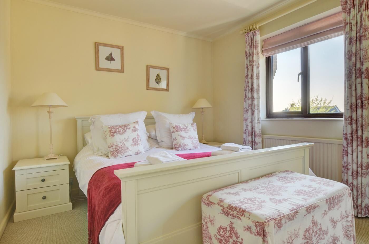 Iron/ironing board, travel cot, free WiFi, bed sheets