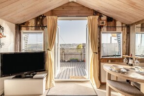 Interior - 1 Bed in Totnes (oc-bc1000) (Totnes)