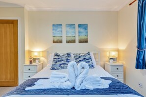Free WiFi, bed sheets - 3 Bed in Tenby (oc-t26851) (Saint Florence)