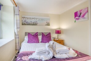 Travel cot, free WiFi, bed sheets - 3 Bed in Tenby (oc-g26850) (Saint Florence)