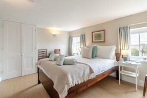 Iron/ironing board, travel cot, free WiFi, bed sheets - 3 Bed in Southwold (oc-dry) (Southwold)