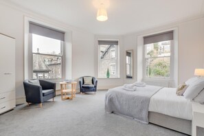 5 bedrooms, iron/ironing board, travel cot, free WiFi - 5 Bed in Ambleside (oc-ld150) (Ambleside)