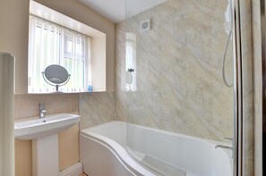 Bathroom - 3 Bed in Pickering (oc-y035) (Newbridge)