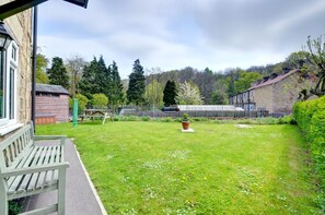 Terrace/patio - 3 Bed in Pickering (oc-y035) (Newbridge)