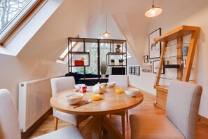 Dining - 2 Bed in Cromer (oc-2236) (Cromer)